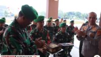 HUT Bhayangkara Ke-77, Kodim 0424 Tanggamus Beri Kejutan Ke Polres Pringsewu