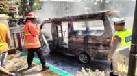 Hendak Isi BBM, Mobil Angkot terbakar di SPBU Pringsewu