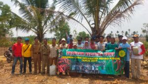 Ketua Kelompok Tani Mekar Jaya Caleg DPRD Dapil 6 Lampung Timur Memfasilitasi Kegiatan PPHT