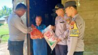 Bakti Sosial Polsek Pesisir Utara, Bagikan Sembako Kepada Masyarakat