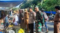 Pastikan Stok Kebutuhan Bahan Pokok Terpenuhi, Kapolsek Pesisir Tengah Turun Kepasar