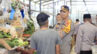 Kapolres Pesisir Barat Laksanakan Jumat Curhat di Pasar Way Batu