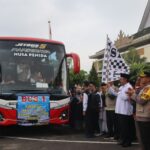 393 Calon Haji Asal Pringsewu Diberangkatkan ke Asrama Haji Lampung