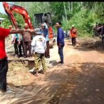 Calon Bupati Resmen Kadapi Berikan Bantuan Pembangunan Jembatan Kaliawi di Negeri Besar