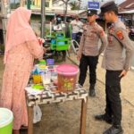 Polsek Bengkunat Gelar Patroli Pengamanan Masyarakat Berbelanja Takjil Menjelang Waktu Berbuka Puasa