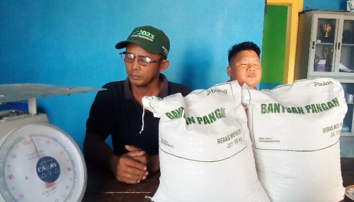 Warga Desa di Lampung Utara Resah Program Bantuan Pangan Cadangan Beras Pemerintah (CBP). dari 10 kg Persak Berkurang 2 kg   Gudang Bulog Lampung Utara Di Pertanyakan??
