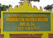 Di Duga Sudah Hamil 4 Bulan.,Bunga Dipecat dari MAN 1 Kotabumi Berserta Pasangan nya.